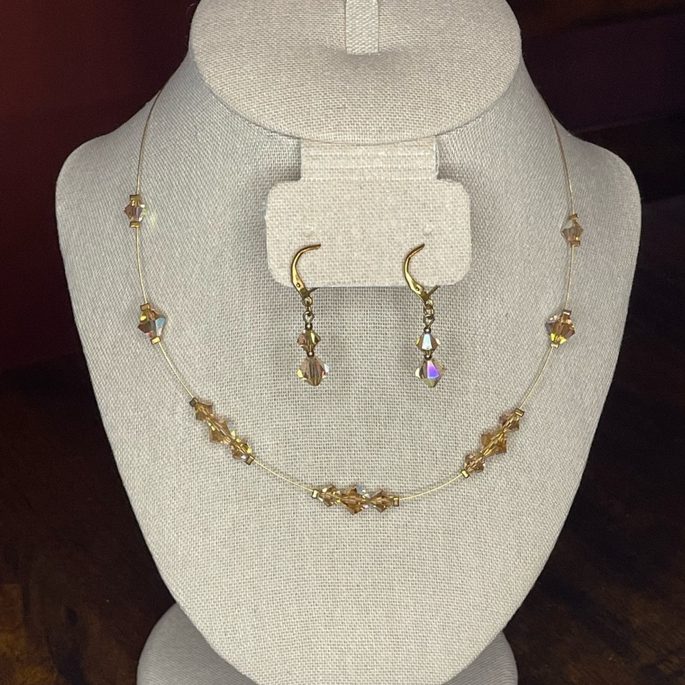 NWOT 2pc Topaz colored stone necklace and‎ earrings set
